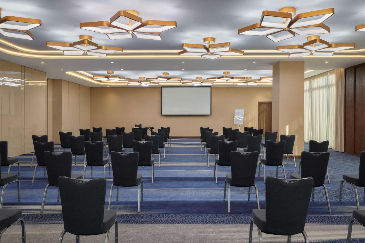 Radisson Blu Convention And Exhibition Center Hotel